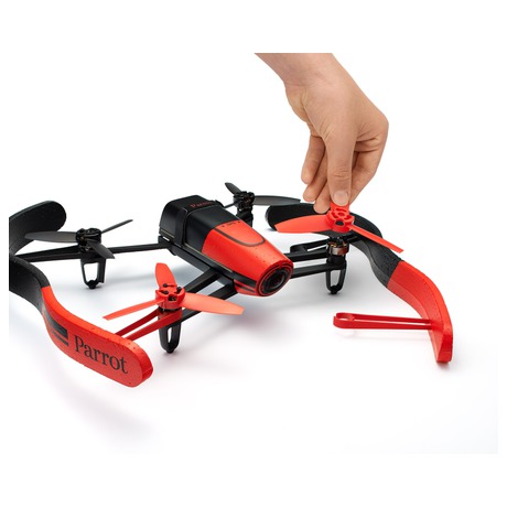 Dron Parrot Bebop, červený