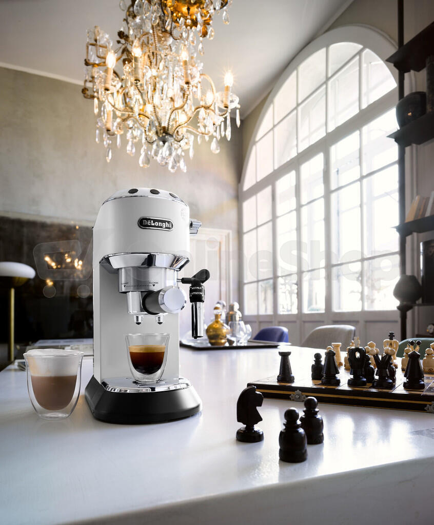 Pákový kávovar DeLonghi Dedica Style EC 685.W
