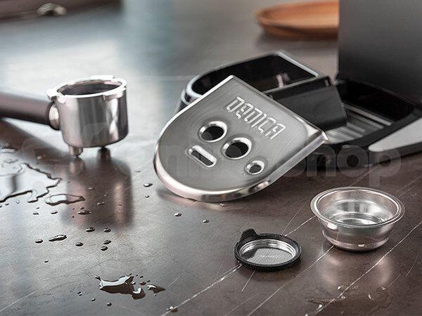 Pákový kávovar DeLonghi Dedica Style EC 685.W