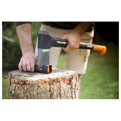 Ostřič seker Fiskars, Xsharp - Fiskars Xsharp na&nbsp;nože a&nbsp;sekery (foto 1)