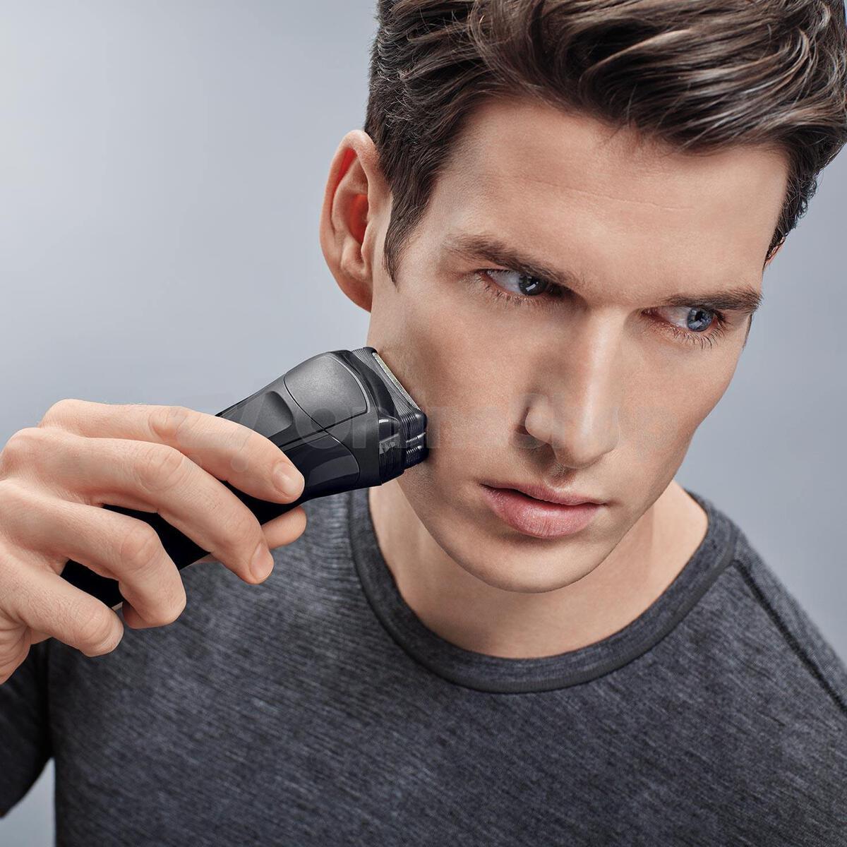 Holicí strojek Braun Series 3 300s Black