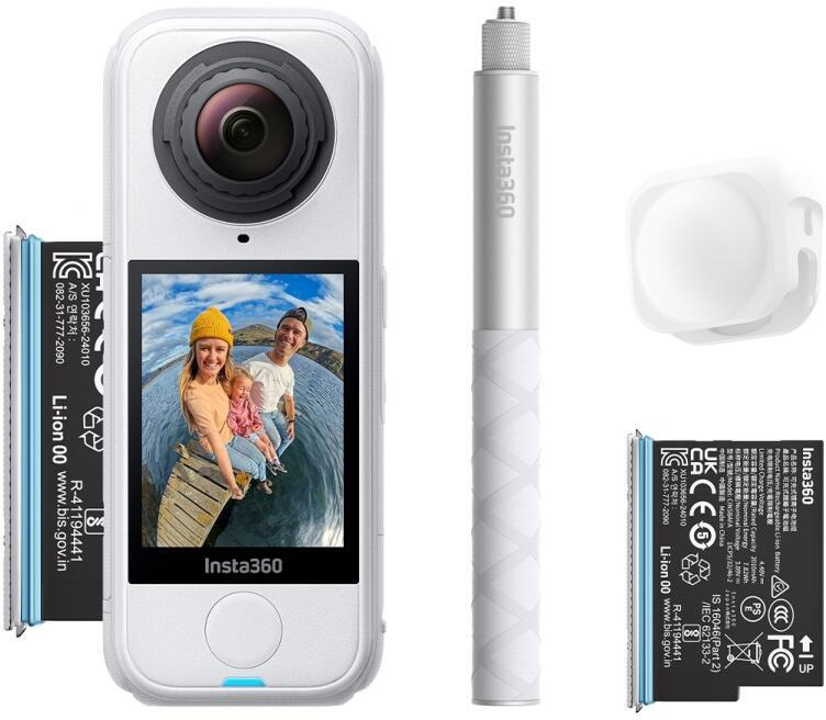 Outdoorová kamera INSTA360 X4 Air Starter Bundle, bílý
