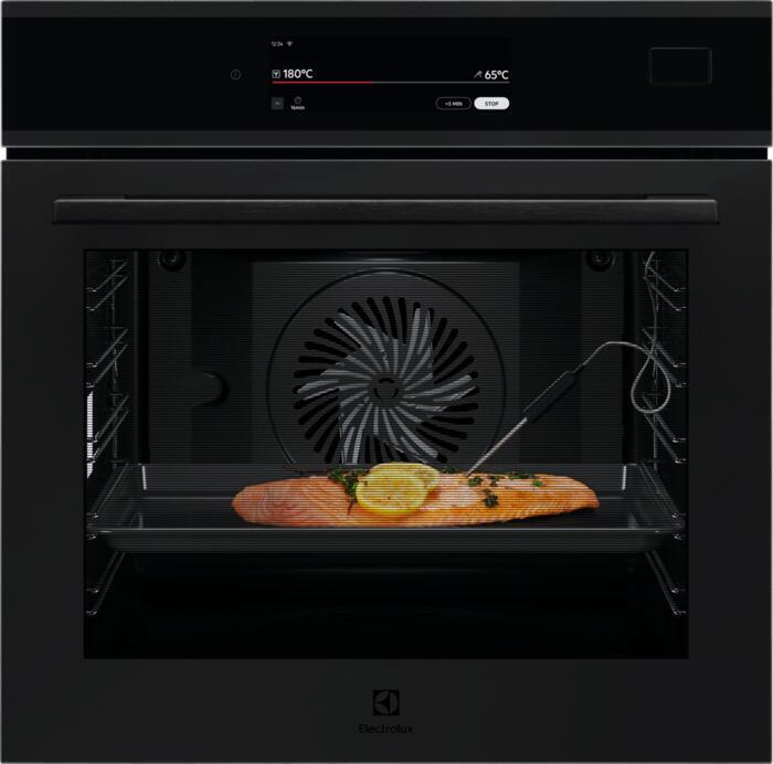 Trouba Electrolux 900 ProAssist SteamPro EOB9S3ST