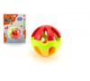 Chrastítko koule plast 8cm na kartě 3m+