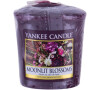 Vonná svíčka Yankee Candle Moonlit Blossoms, 49 ml