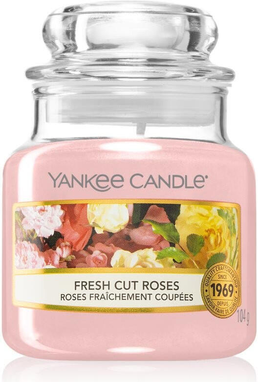 Akce Yankee Candle Fresh Cut Roses vonná svíčka 104 g