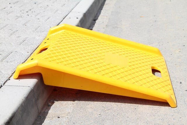 Nájezdová rampa na obrubník - TS690 AHProfi
