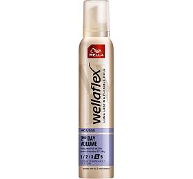 Wellaflex tuidlo na vlasy Volume Extra strong (4), 200 ml